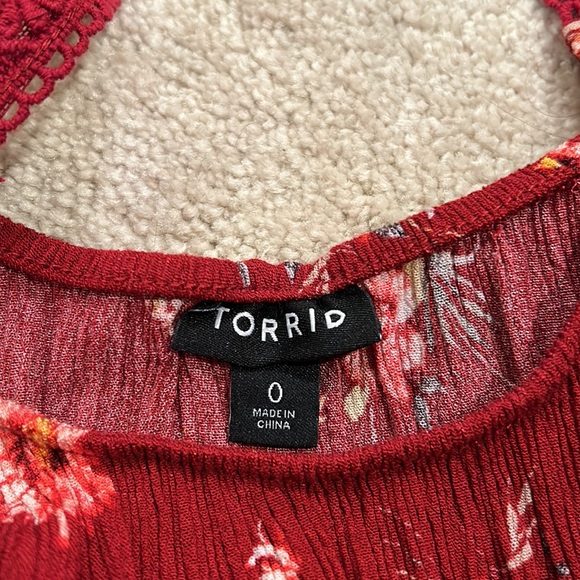 Torrid Cold Shoulder floral top size 0 - Picture 5 of 6